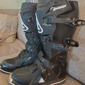 Answer mx boots